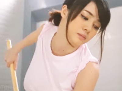 巨乳美人の番頭さんが入浴中の常連客をスケベな身体でエロサービスｗ